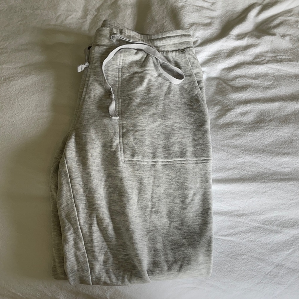 Lou and Grey Jogger sweatpants